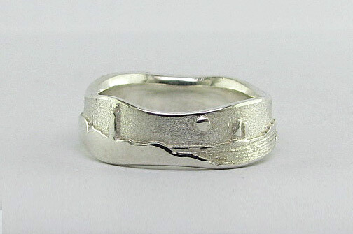 Lighthouse Wavy Ring - Allyson Simmie