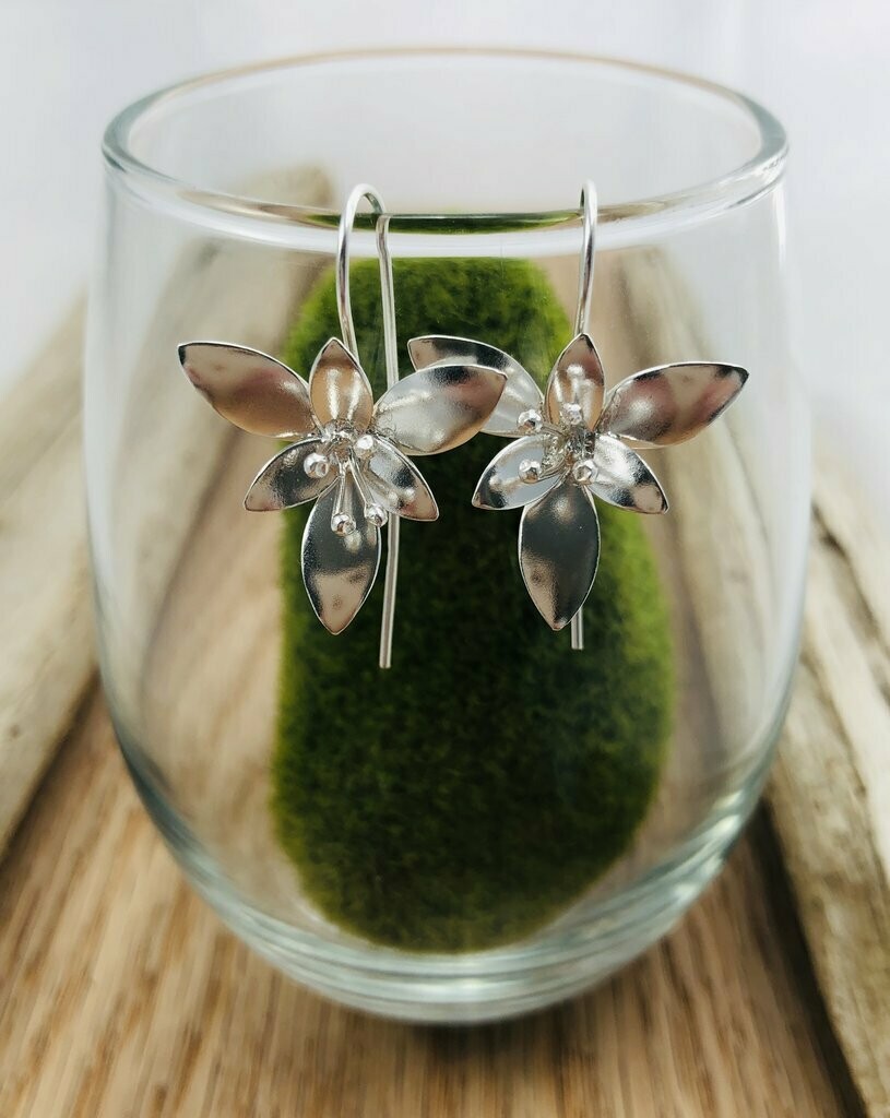 Open Bloom Earrings - Shy Giraffe