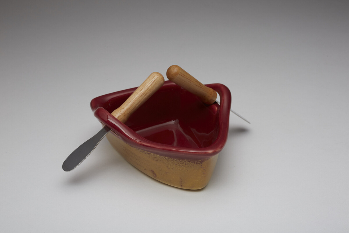 Red and Gold Boat Dip Pot- Maxwell