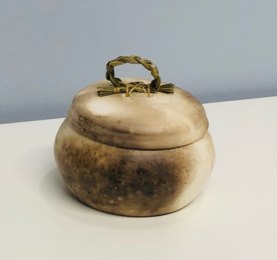 Small Acorn Pot- Nancy Oakley 