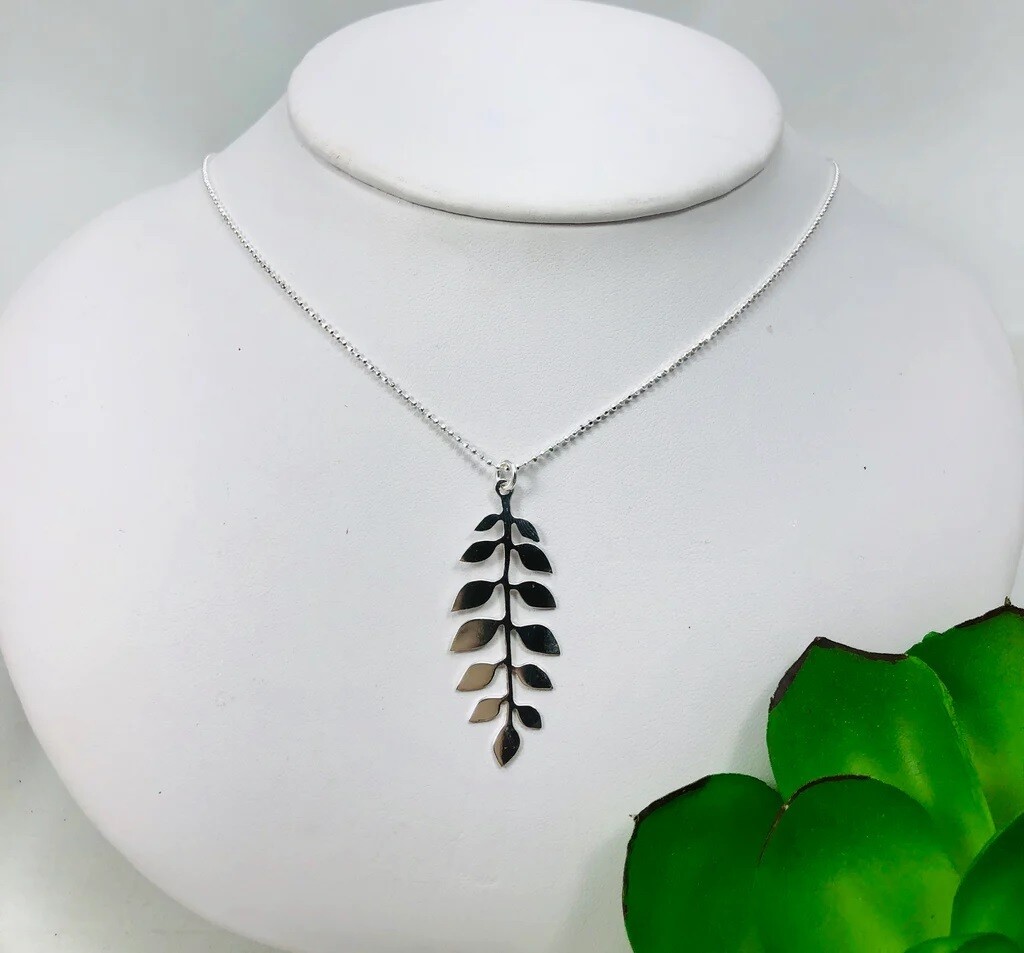 Fern Necklace- Shy Giraffe 