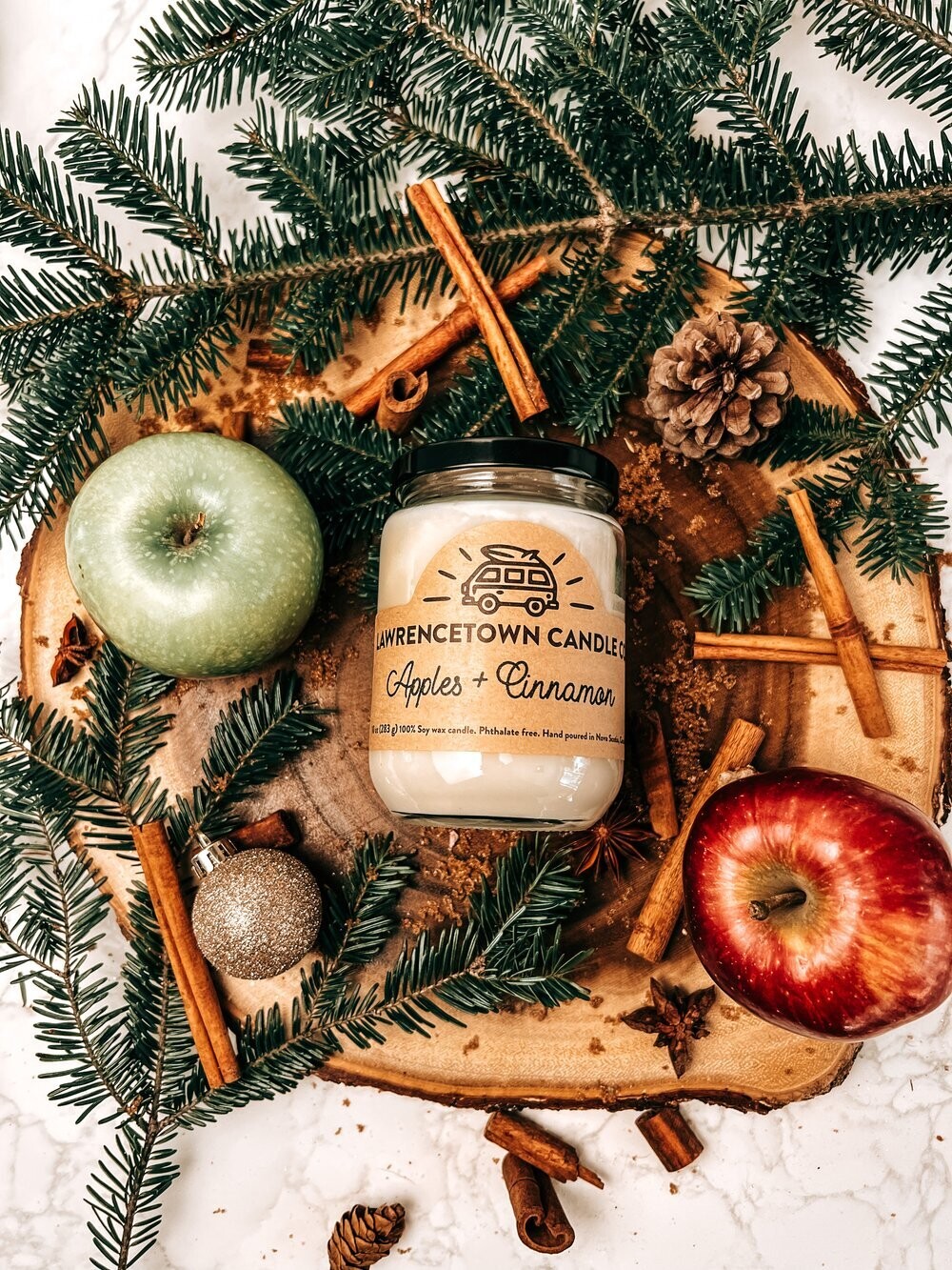 Apples & Cinnamon 10oz Candle - Lawrencetown Candle Co