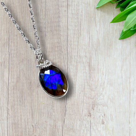 Olive Necklace in Labradorite- Elizabeth Burry Design
