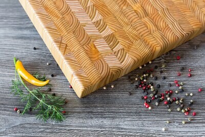 Medium Cutting Board- Larch Wood