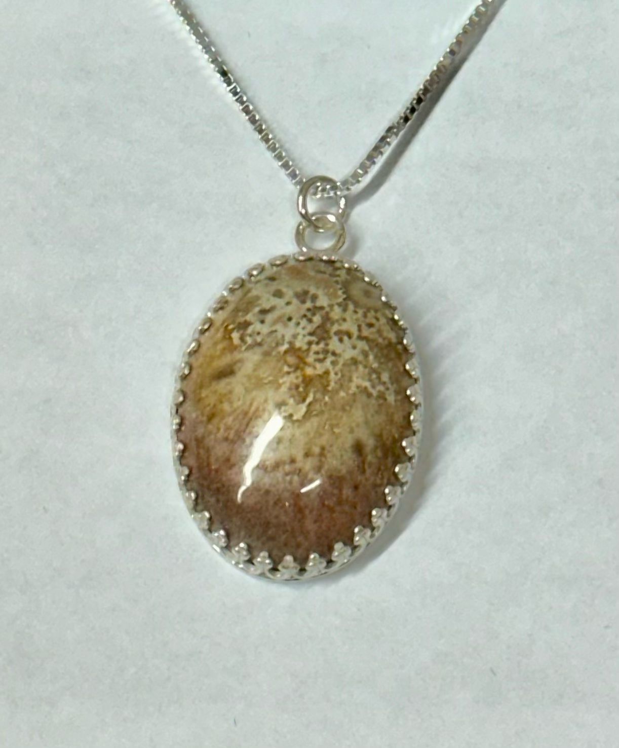 Oval Medium Lace Agate Pendant &amp; Chain - Fundy Treasures