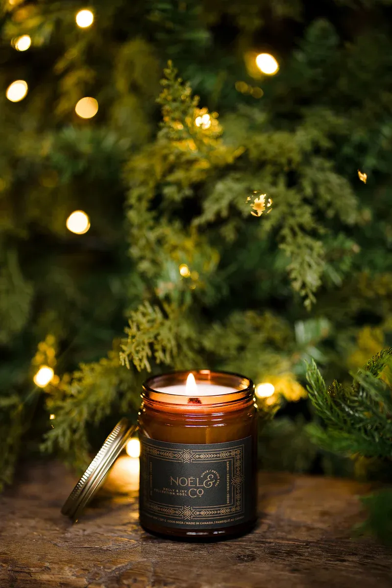 Holly and Ivy 8oz Candle- Noel &amp; Co.
