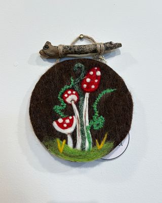 Small Felted Wall Art with Driftwood - Mushrooms - Magic of Wool