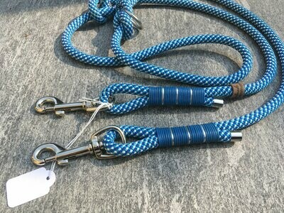 Hundeleine verstellbar Tau dunkelblau mittelblau weiß Kletterseil