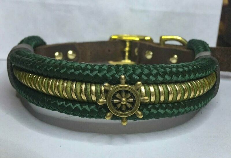 Hundehalsband dunkelgrün gold mit Steuerrad, Schnalle und Leder