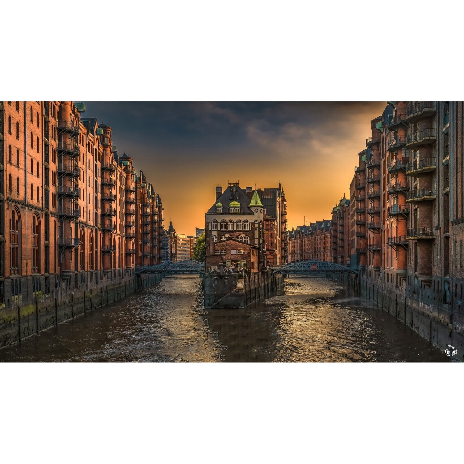 Hamburg Foto Datei - Wasserschloss im sommerlichen Abendlicht, Höhe 40 cm - zum Selbstdruck