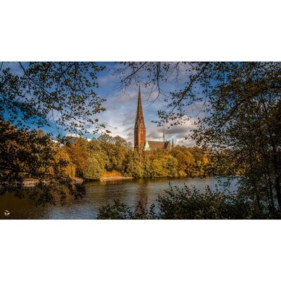Hamburg Foto Datei - Kirche St. Gertrud in Hamburg Uhlenhorst, Höhe 100 cm - zum Selbstdruck