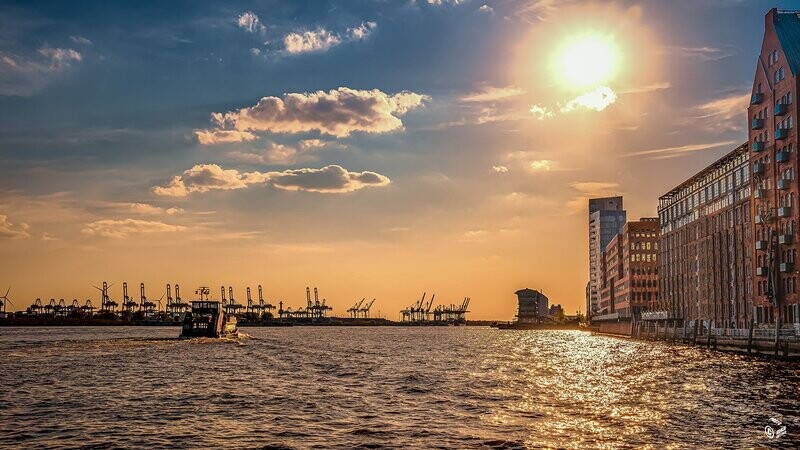 Hamburg Foto Datei - Elbe in Hamburg in der Nachmittagssonne, Abmessung nach Wunsch, max. Höhe 119,1 cm x Breite 211,67, zum Selbstdruck, Lieferung per filesharing Hamburg Foto Datei - Elbe in Hamburg in der Nachmittagssonne, Abmessung nach Wunsch, max. Höhe 119,1 cm x Breite 211,67, zum Selbstdruck, Lieferung per filesharing