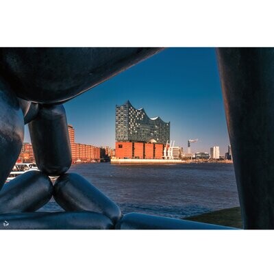 Hamburg Foto Datei -Elbphilharmonie mit natürlichem Rahmen, Abmessung nach Wunsch, max. Höhe 119,63 cm x Breite 179,42, zum Selbstdruck, Lieferung per filesharing