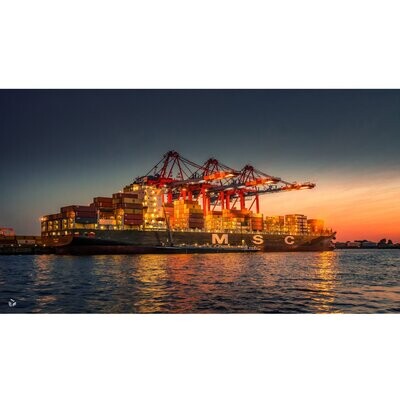 Hamburg Foto Datei - Containerschiff im Abendlicht, Abmessung nach Wunsch, max. Höhe 157,76 cm x Breite 280,53, zum Selbstdruck, Lieferung per filesharing