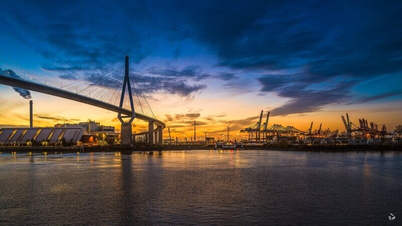 Hamburg Foto Datei - Hamburger Hafen Sonnenuntergang, Abmessung nach Wunsch, max. Höhe 157,76 cm x Breite 280,53 cm - zum Selbstdruck, Lieferung per filesharing, ab 24 € Hamburg Foto Datei - Hamburger Hafen Sonnenuntergang, Abmessung nach Wunsch, max. Höhe 157,76 cm x Breite 280,53 cm - zum Selbstdruck, Lieferung per filesharing, ab 24 €