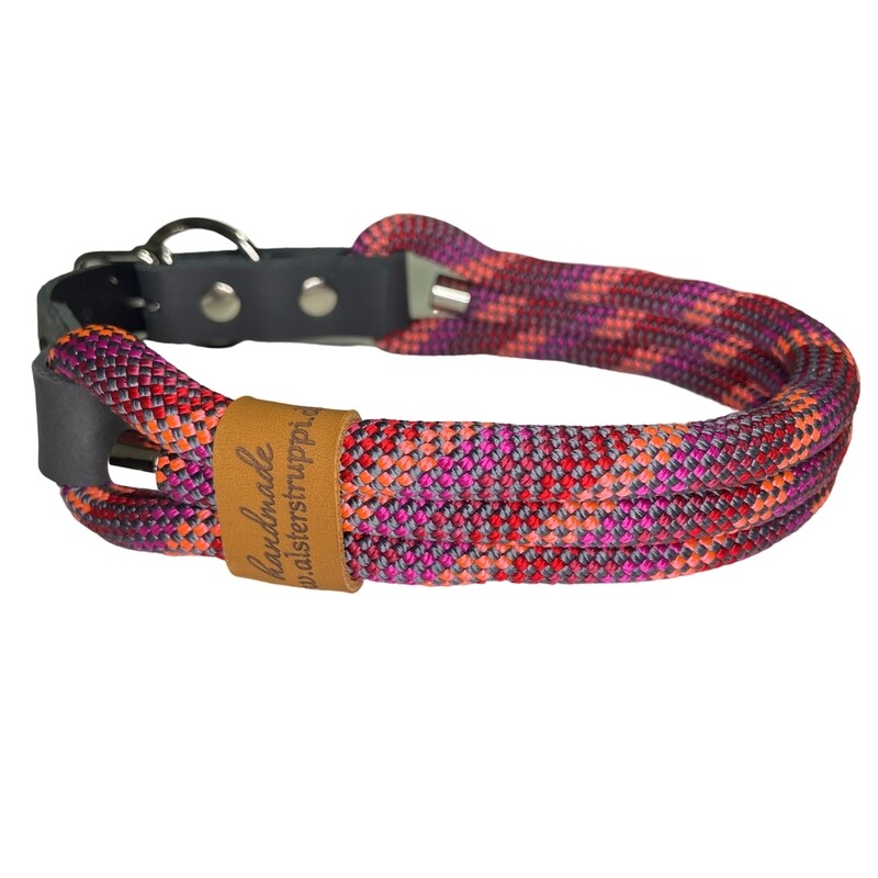 Halsband, dreifach, Farbe dunkelgrau, koralle, rot, bordeaux, dunkelpink, mit Leder und Schnalle ab 23 cm Halsumfang