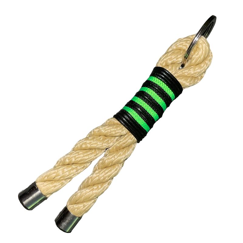 Schlüsselanhänger aus gedrehtem, naturbeige farbenem Tau, schwarz und neongrün getakelt