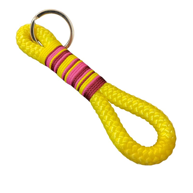 Schlüsselanhänger aus Tau, gelb mit buntem Garn