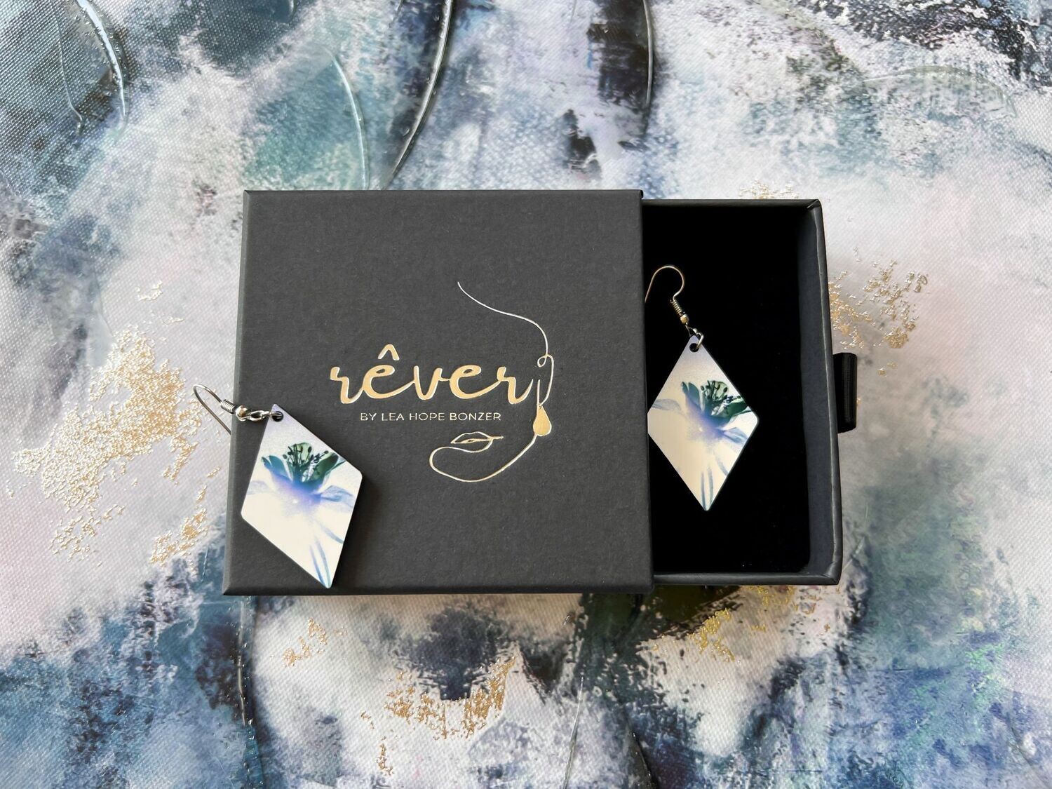 brio  ~ dangling earrings