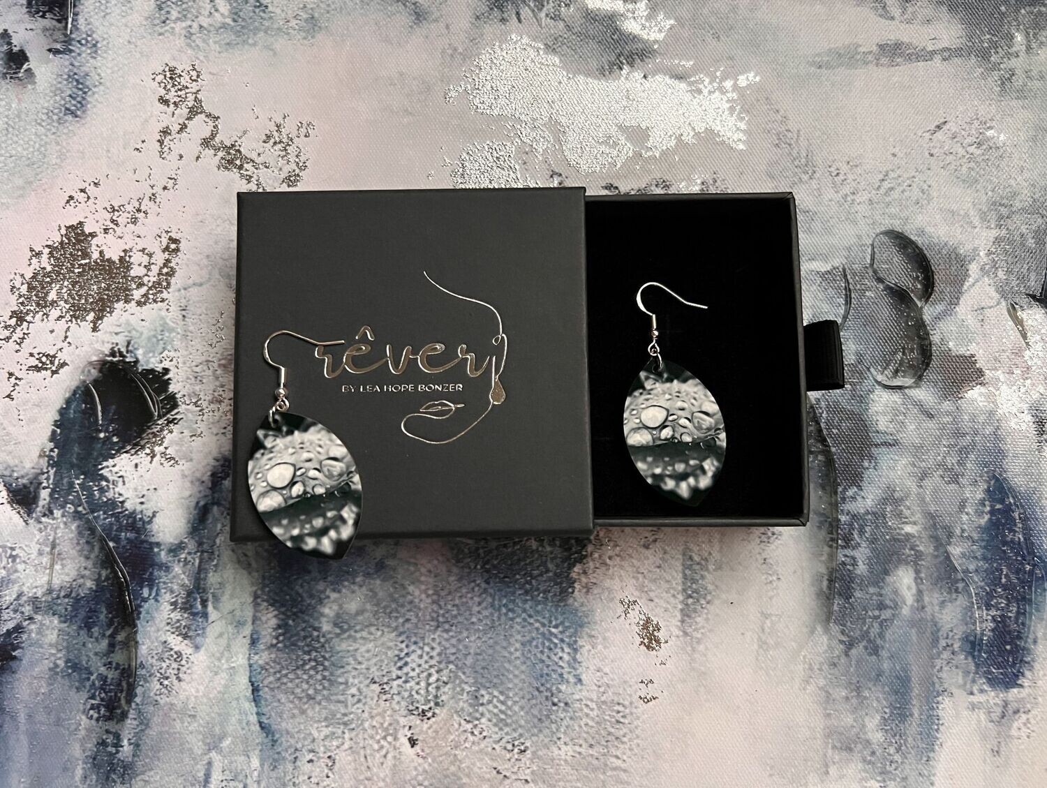 invigorate  ~ dangling earrings