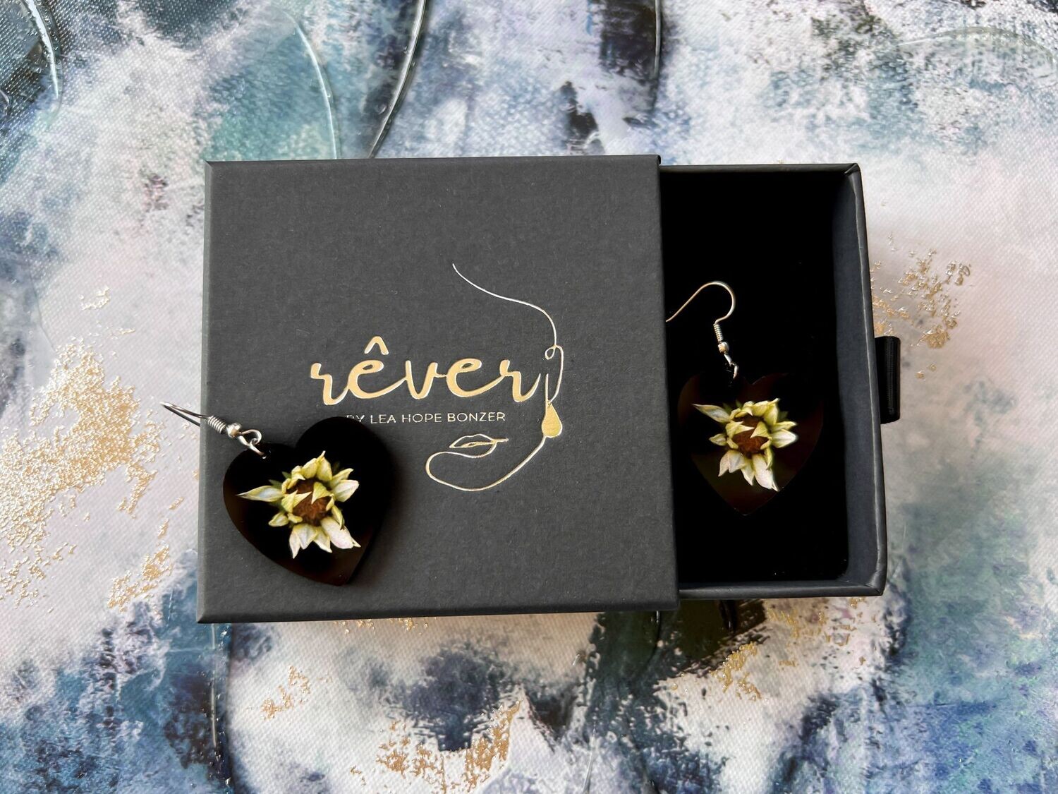 minutiae ~ dangling earrings