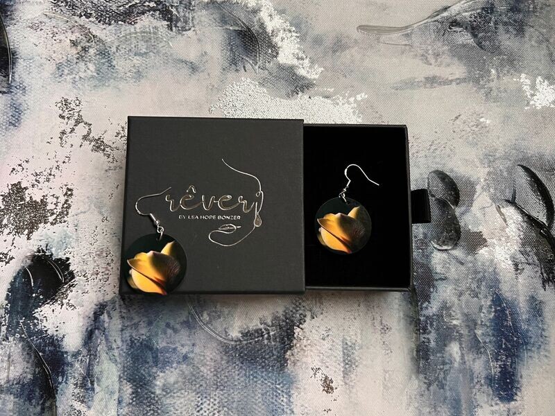 ike  ~ dangling earrings