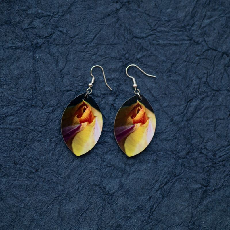 elan  ~ dangling earrings
