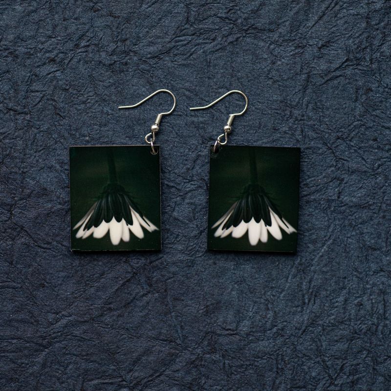 juxta  ~ dangling earrings
