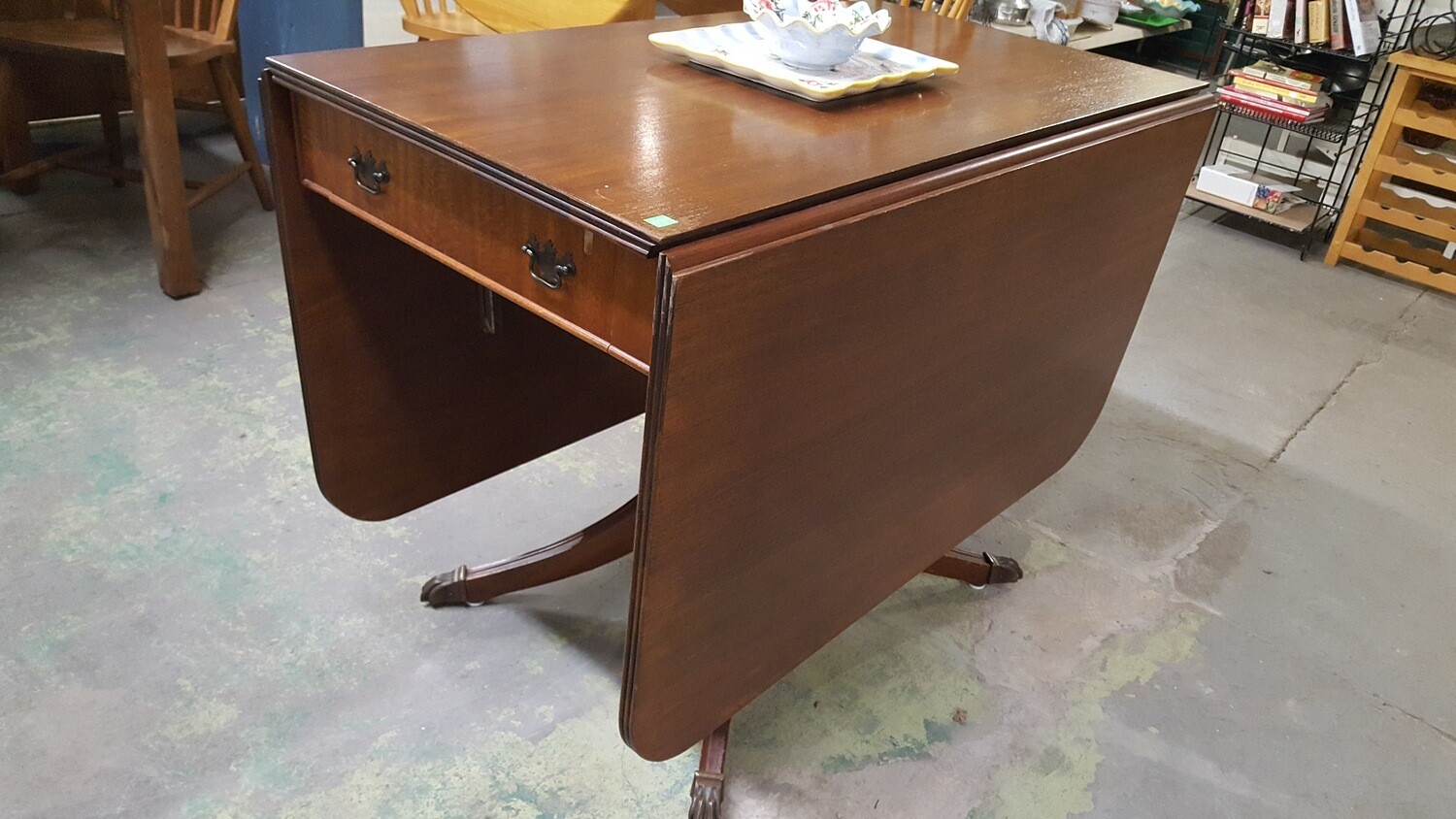 Antique Mahogany Dropleaf Table (g)