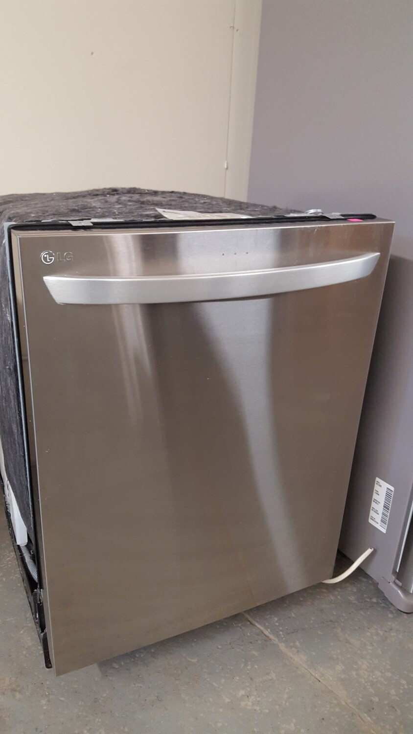 LG stainless dishwasher, 2019 (p)