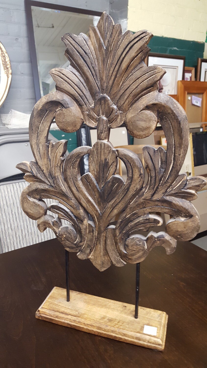 Decorative carved wood accent on stand (B)