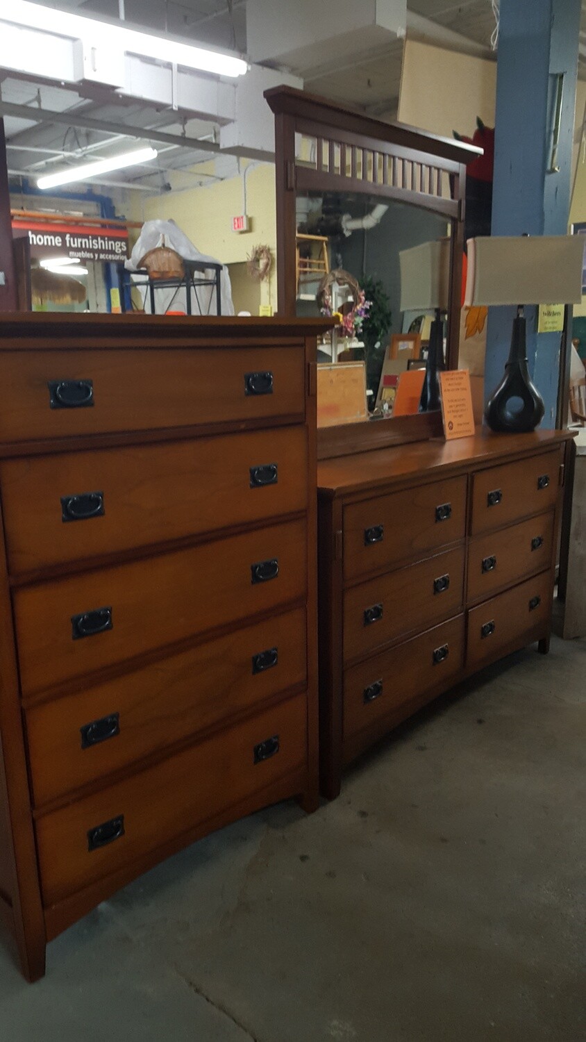 Craftsman style Dresser Set (G)
