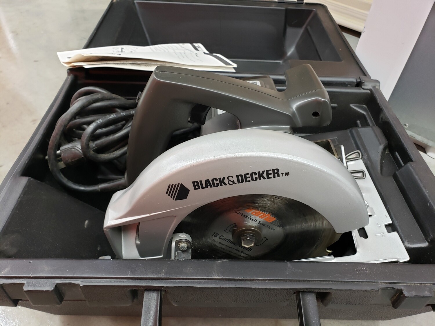 Black & Decker 7-1/4" Sawcat with case #2314