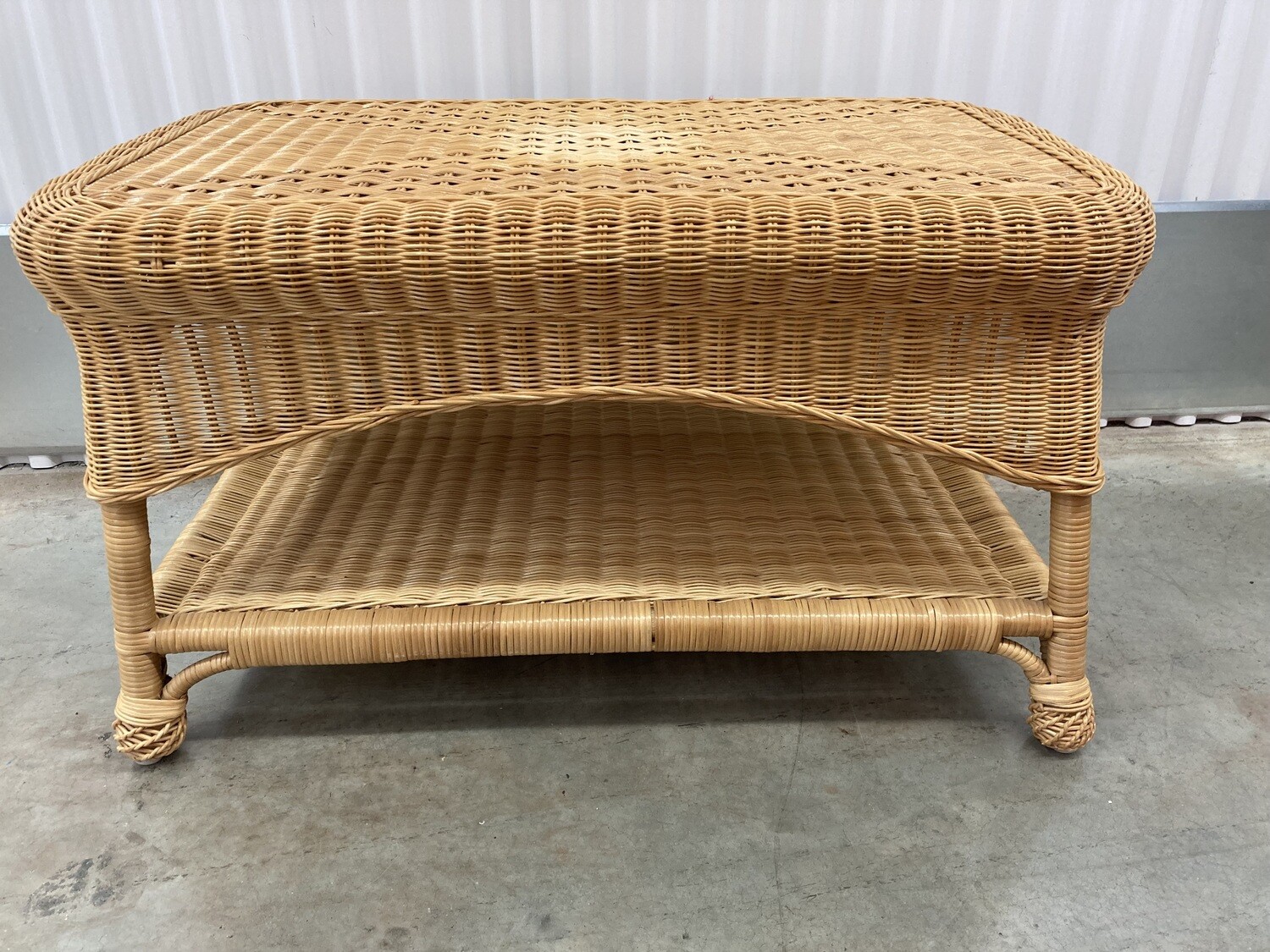 Wicker Coffee Table, nice condition!  #2118