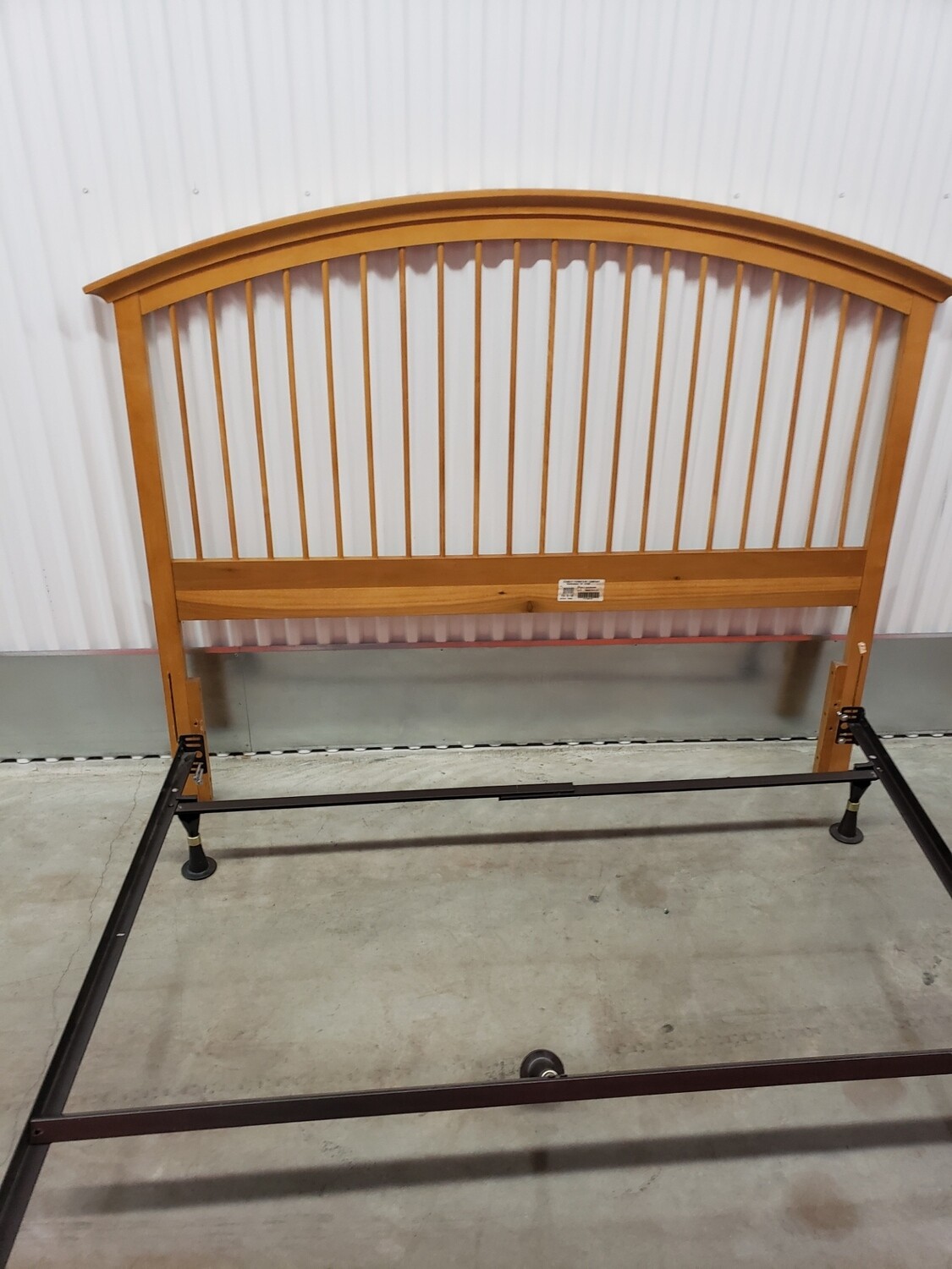 Queen Spindle Headboard w/ Metal Rails #2322