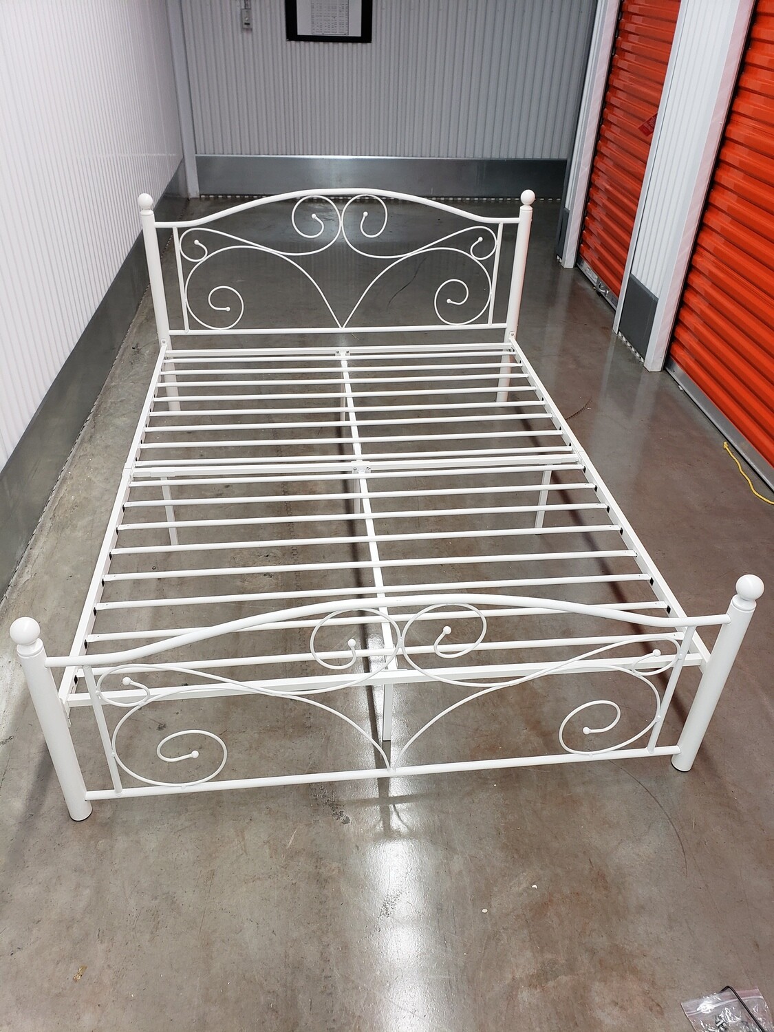 Full White Metal Platform Bed 2107