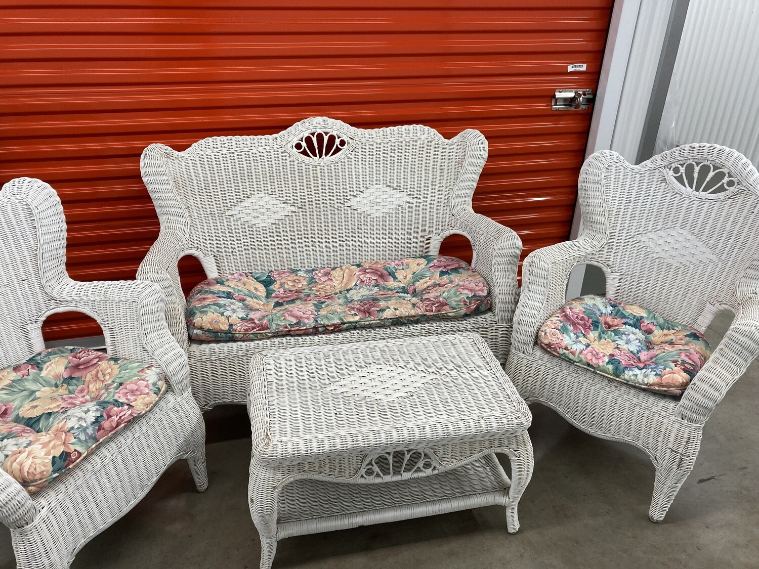 4piece Victorianstyle Wicker Set 2138