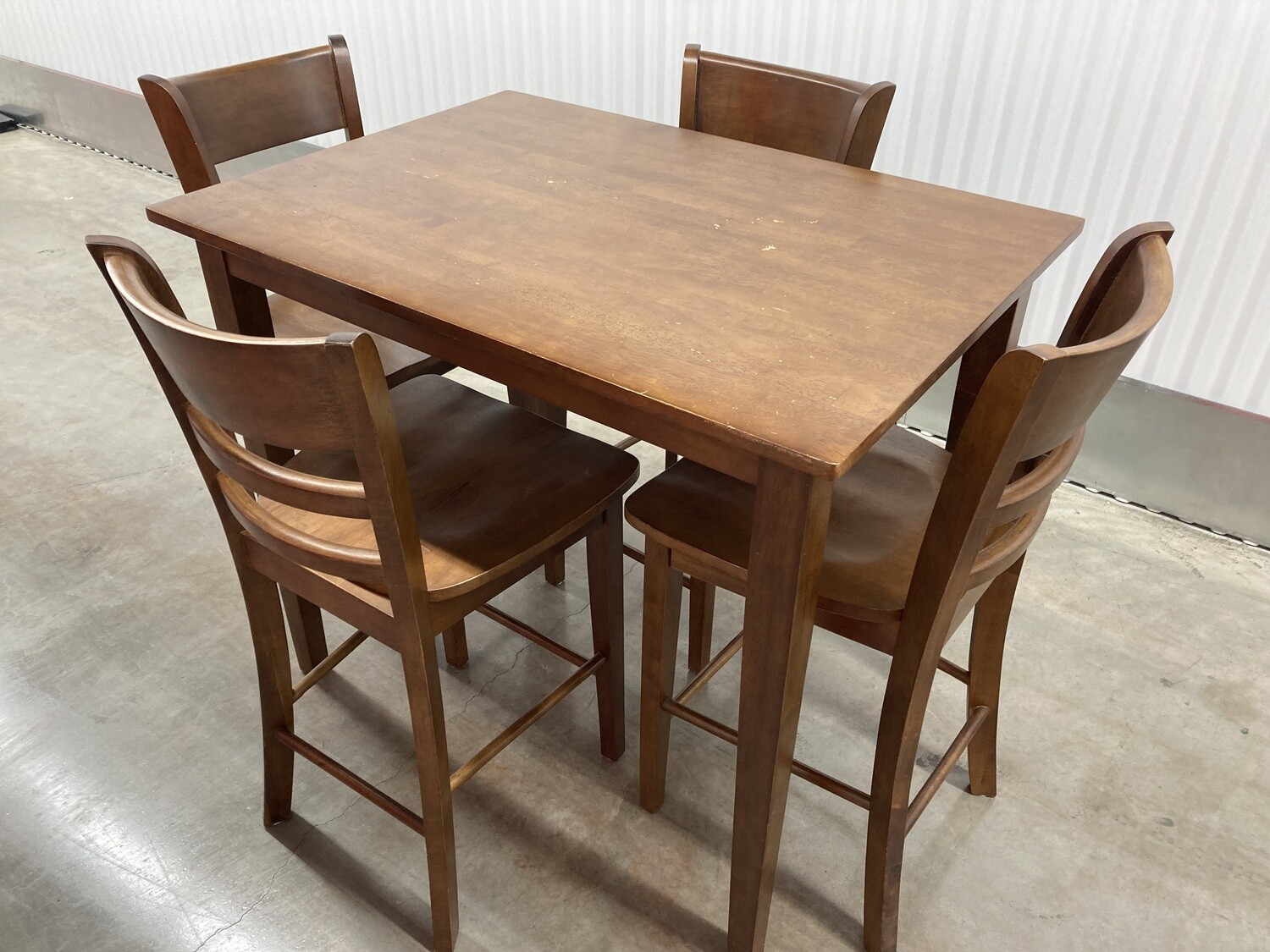 High-top Table w/ 4 chairs #2322