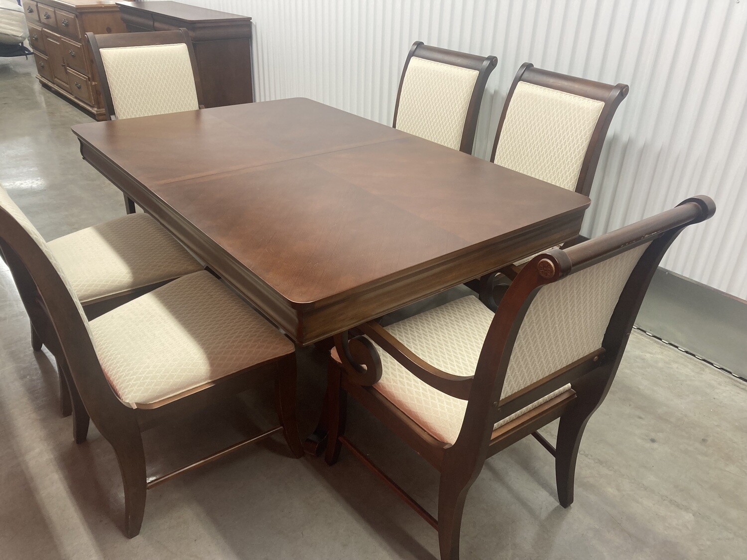 Broyhill Dining Table, 6 chairs, double pedestal #2214