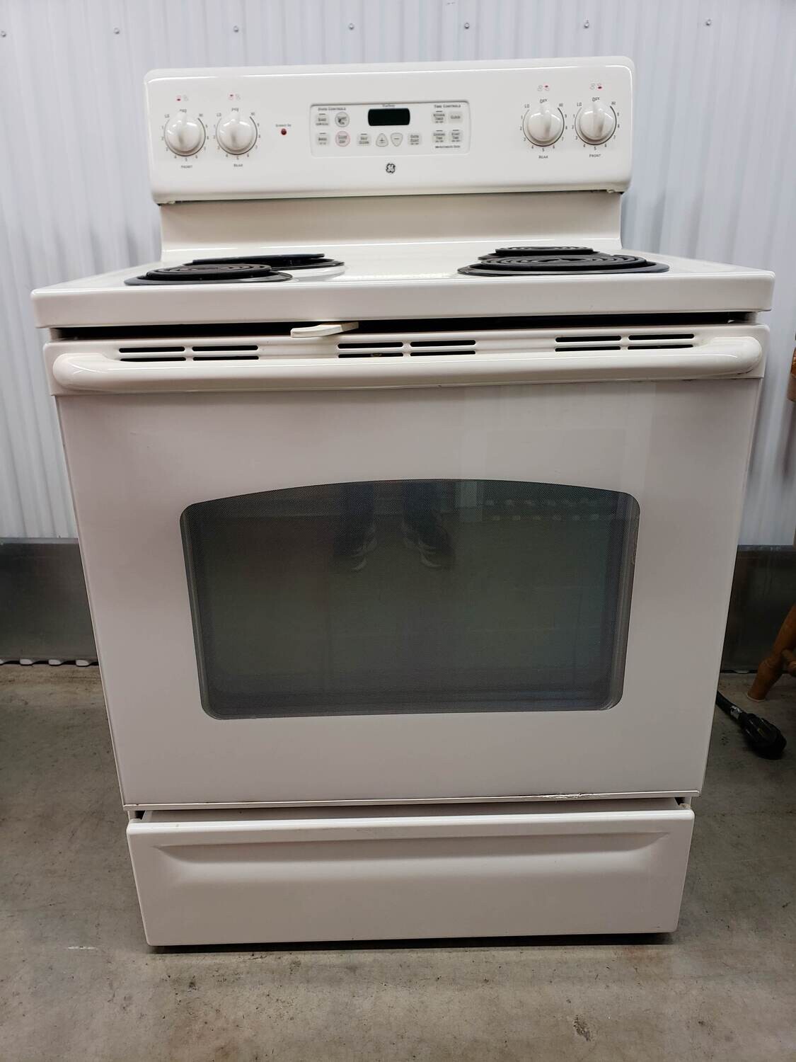GE Electric Stove, very good condition #2213