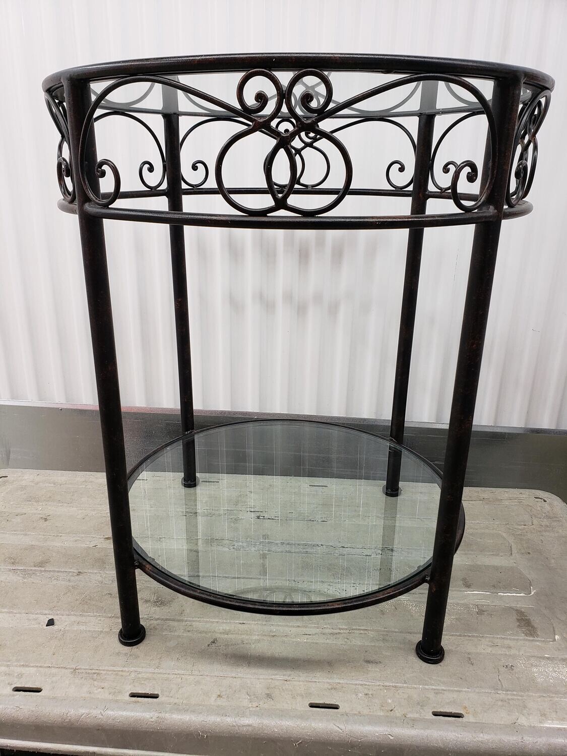 Round Metal Accent Table, glass top #2118