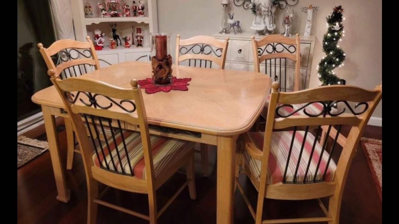 Dining Set with 6 chairs, striped seats #1115