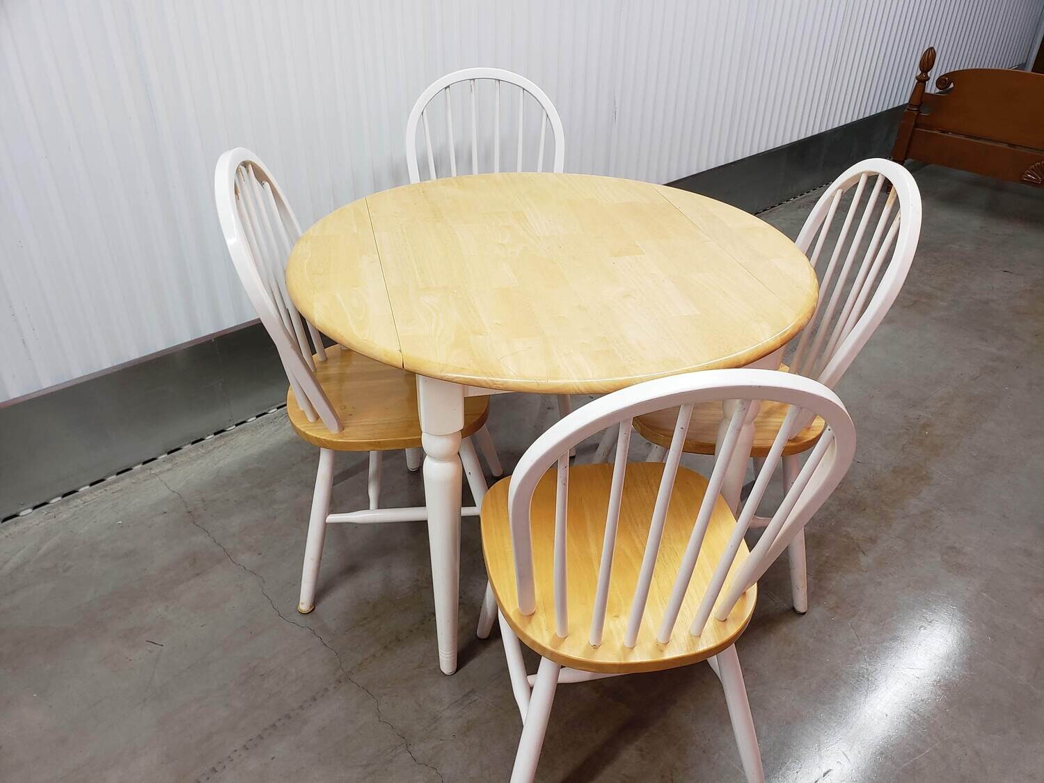 40" White Drop-leaf Kitchen Table, 4 chairs #2322