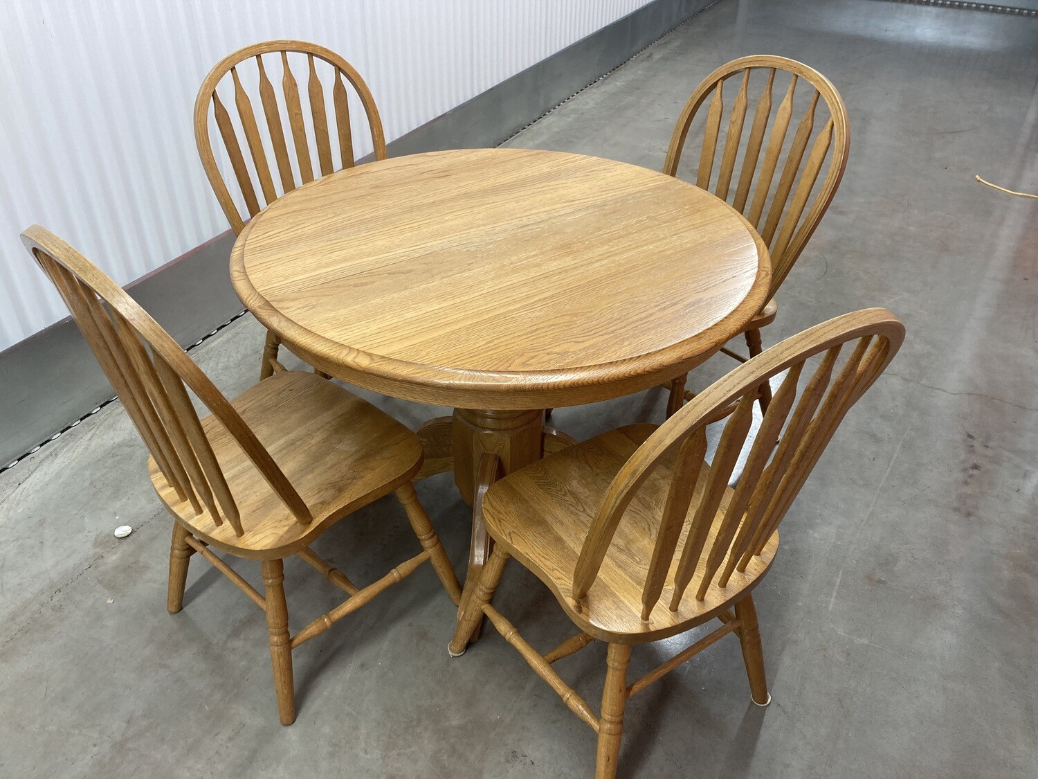 42" Oak Pedestal Kitchen Table & 4 Chairs, expands #2213