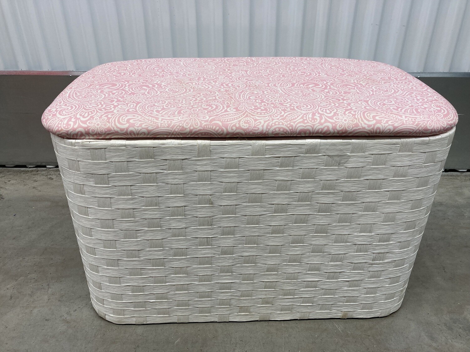 Pink & White Lined Storage Chest, woven look #2103