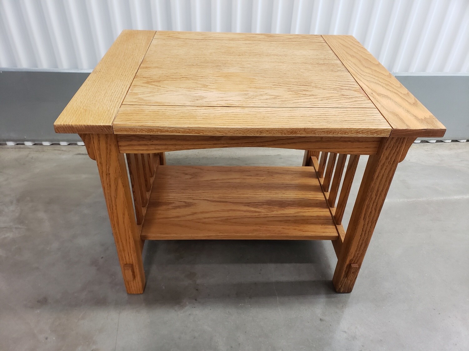 Mission-style Oak End Table, solid #2103