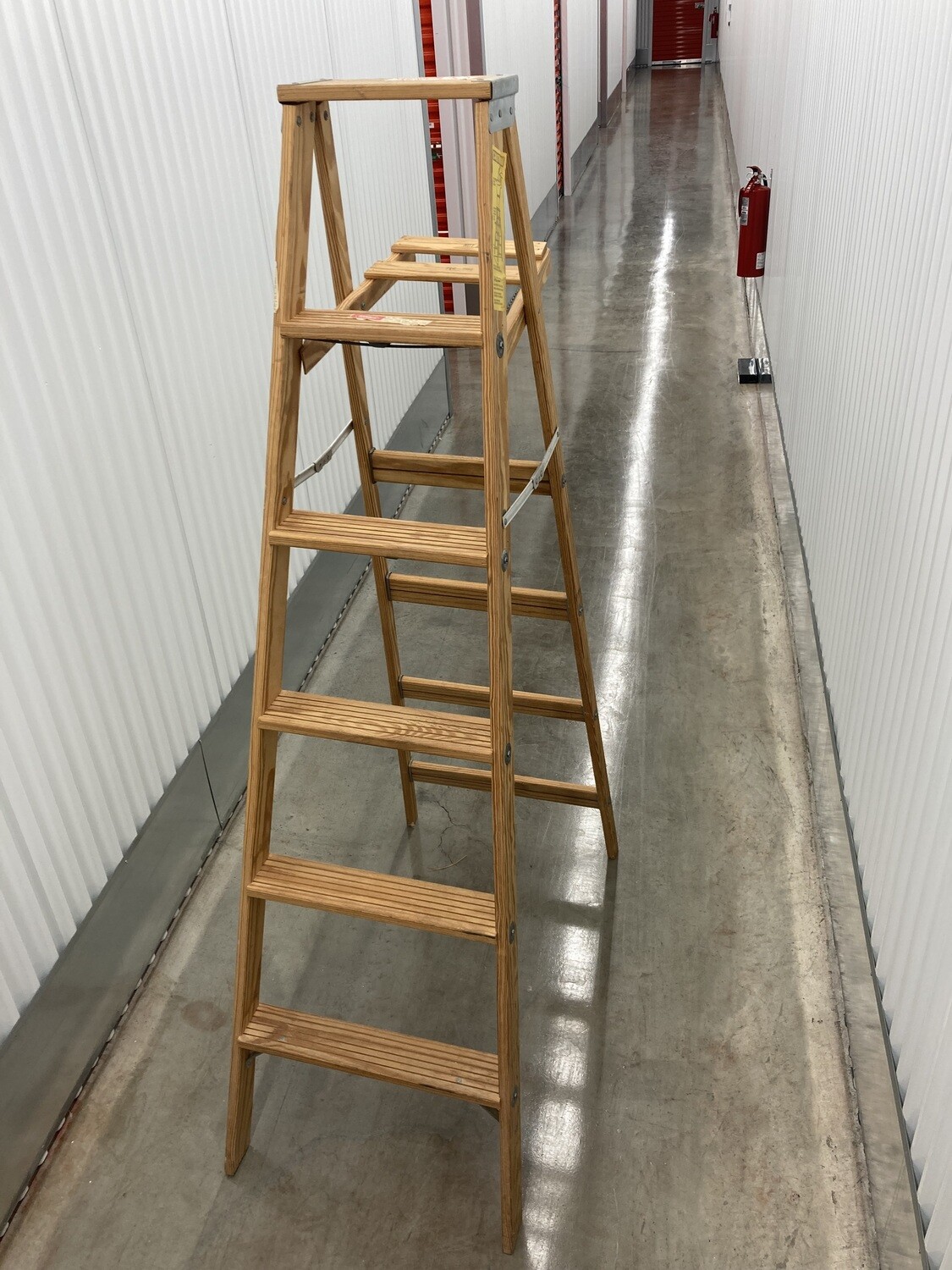 6-foot Wood Ladder, great shape! #2214