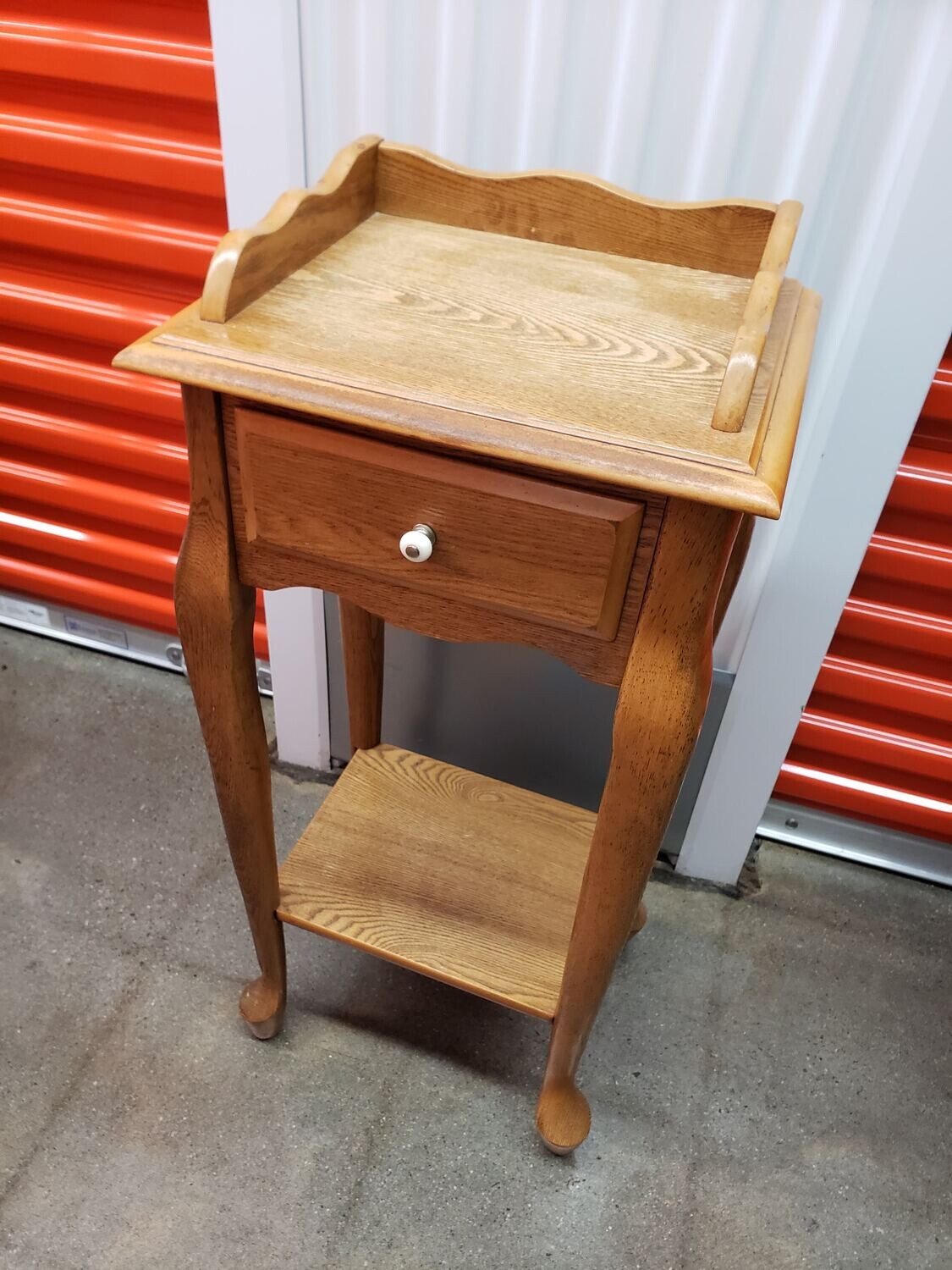 Cute Oak Accent Table with drawer #1149
