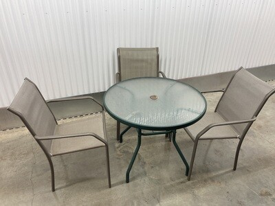 Outdoor Patio Table, 3 mesh chairs #