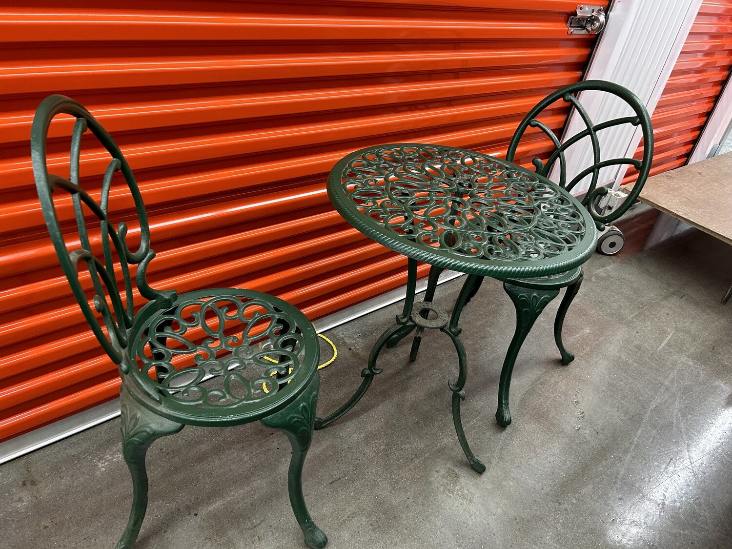Like New!!! Green Wrought Iron Bistro Set 1149